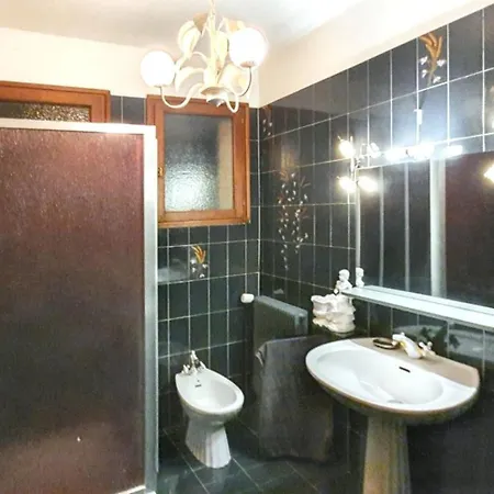 Villa Spacieuse Avec Piscine Privee -