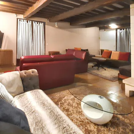 Villa Spacieuse Avec Piscine Privee -