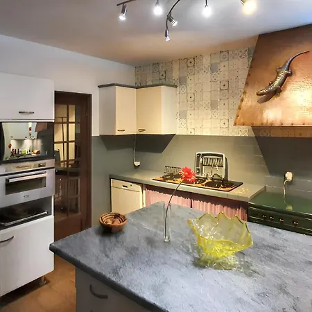 Spacieuse Avec Piscine Privee - *