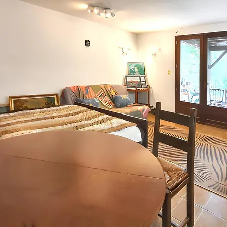 Villa Spacieuse Avec Piscine Privee - *