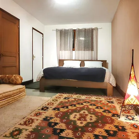 Villa Spacieuse Avec Piscine Privee -