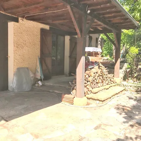 Villa Spacieuse Avec Piscine Privee - *