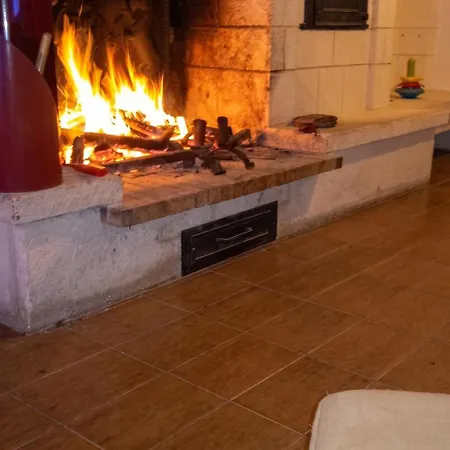 Villa Spacieuse Avec Piscine Privee -