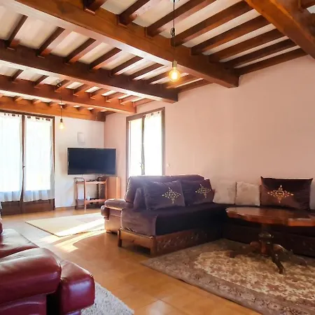 Spacieuse Avec Piscine Privee - Villa