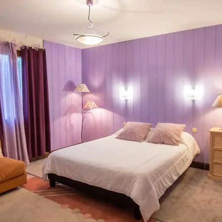 Villa Spacieuse Avec Piscine Privee - *