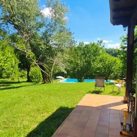 Villa Spacieuse Avec Piscine Privee -