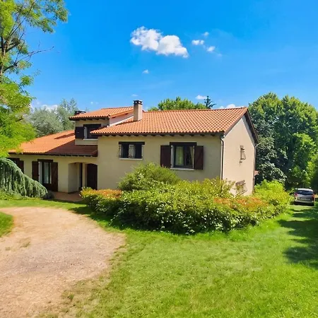 Villa Spacieuse Avec Piscine Privee - *