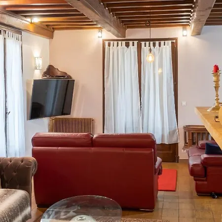 Spacieuse Avec Piscine Privee - *