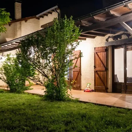 Villa Spacieuse Avec Piscine Privee -