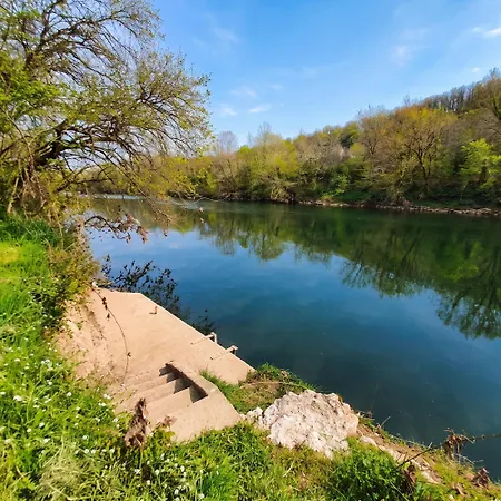 Villa Spacieuse Avec Piscine Privee -