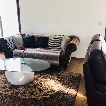 Villa Spacieuse Avec Piscine Privee - *